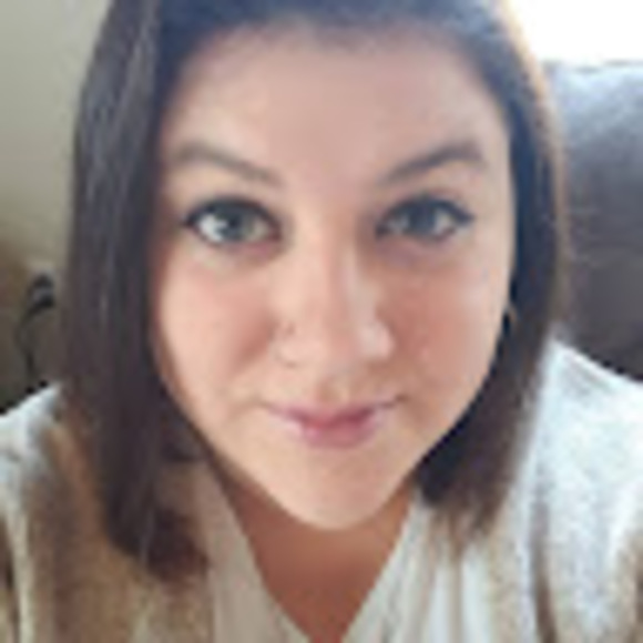 Meet your Posher, Ariana - Picture 1 of 1